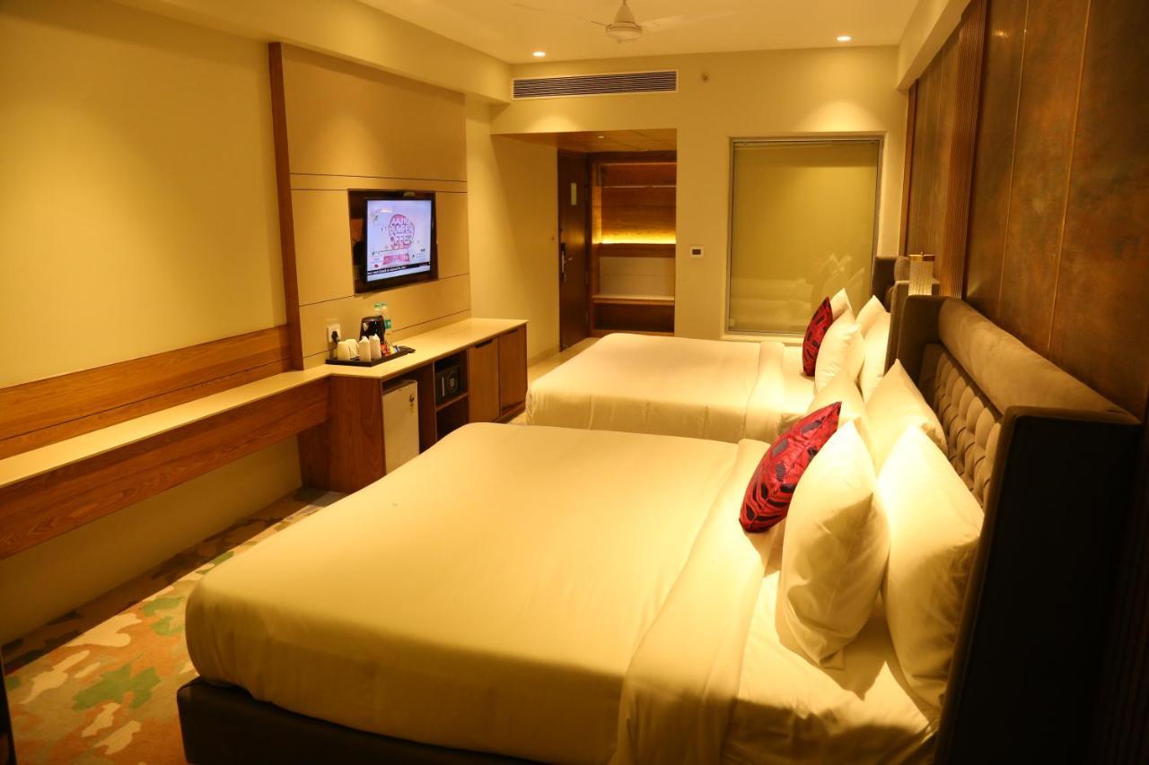 Dreamz Inn & Suites Zirakpur Екстериор снимка