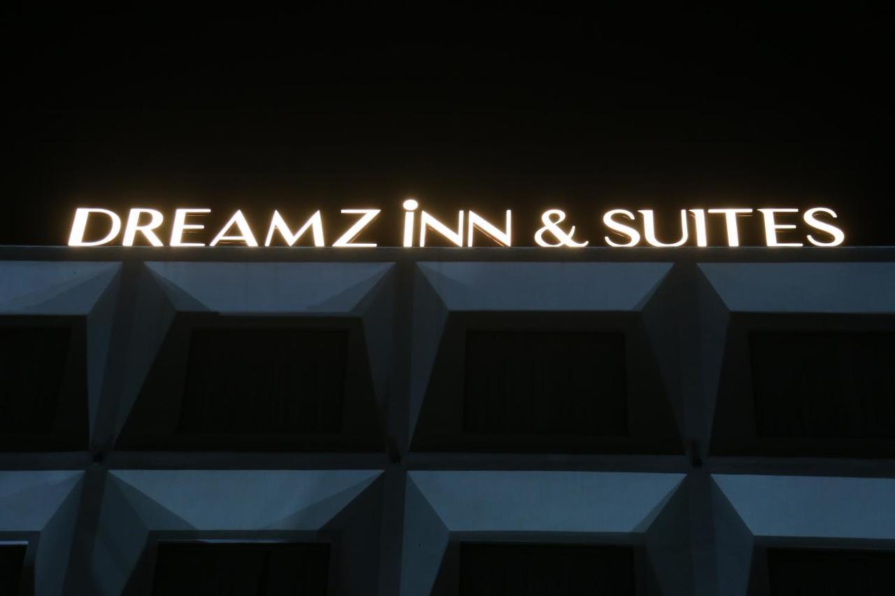 Dreamz Inn & Suites Zirakpur Екстериор снимка
