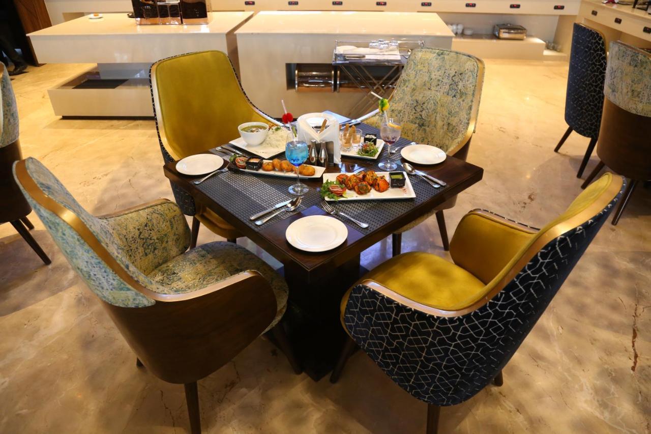 Dreamz Inn & Suites Zirakpur Екстериор снимка