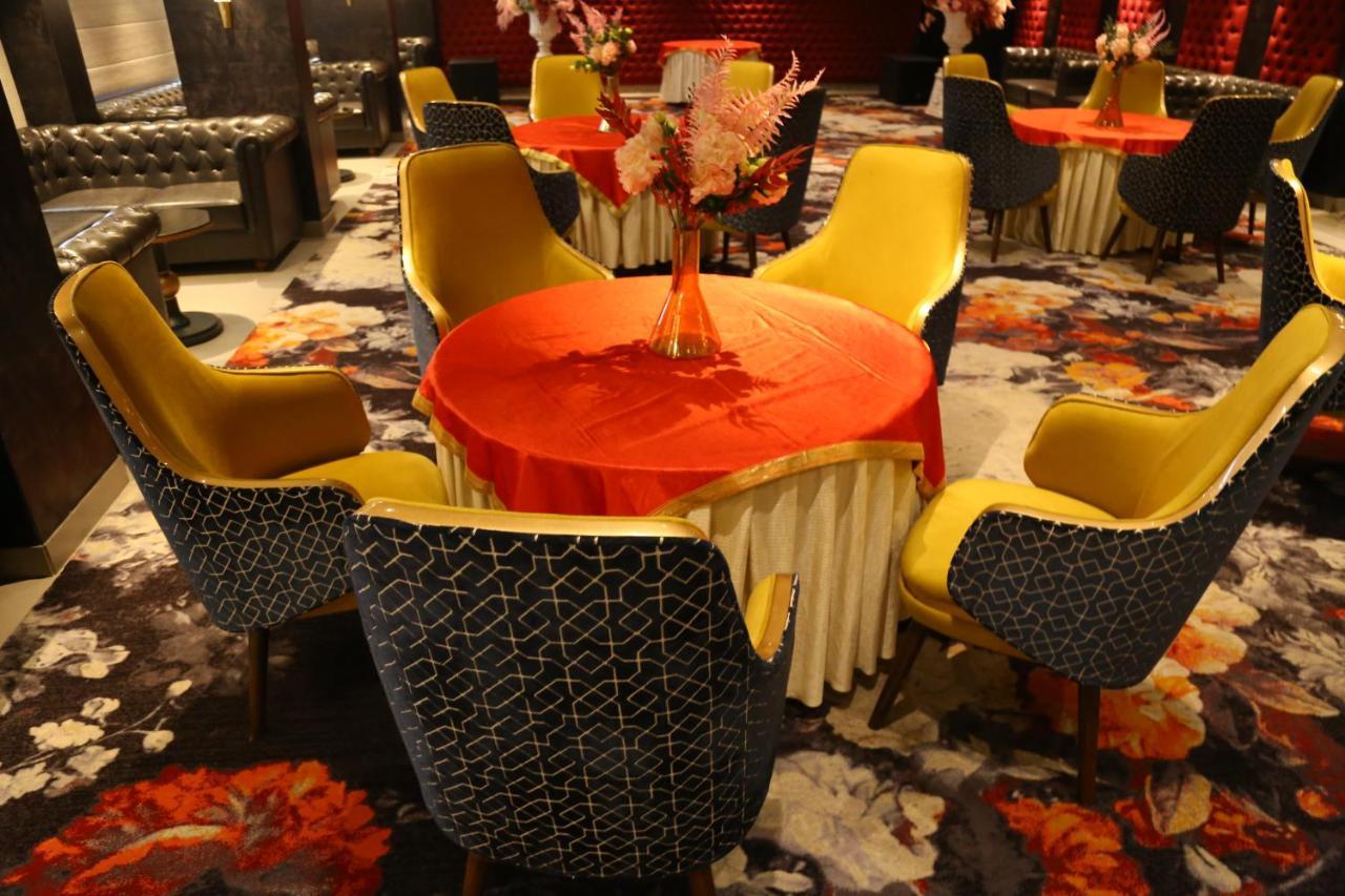 Dreamz Inn & Suites Zirakpur Екстериор снимка