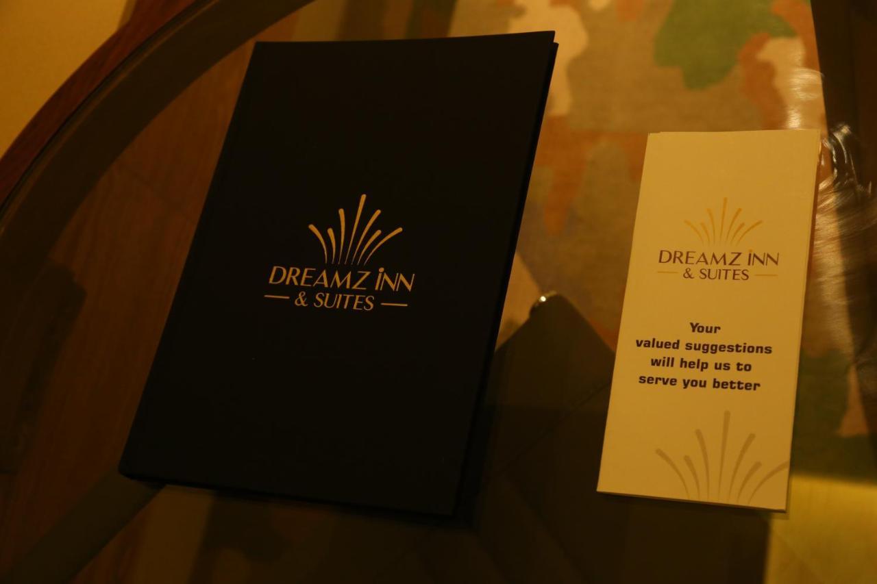 Dreamz Inn & Suites Zirakpur Екстериор снимка