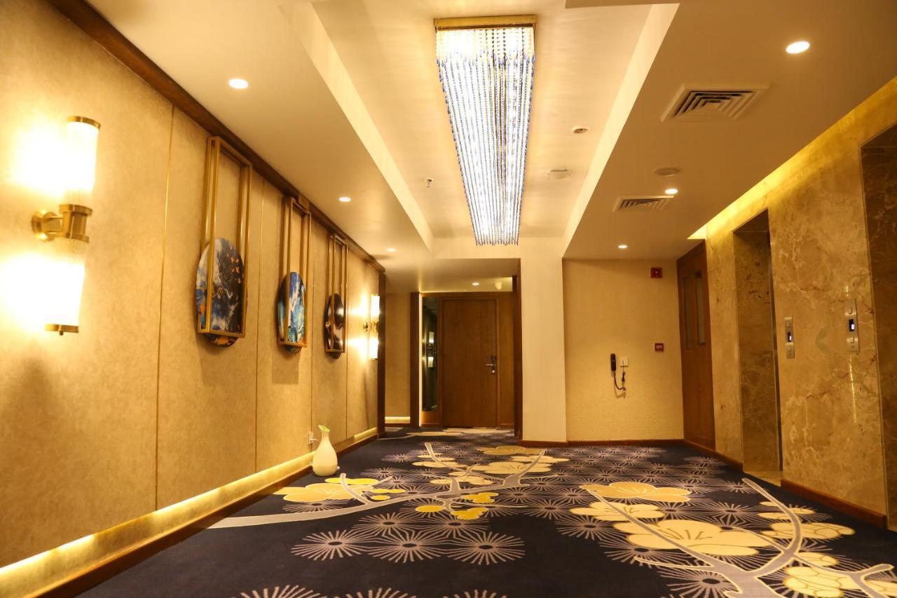 Dreamz Inn & Suites Zirakpur Екстериор снимка