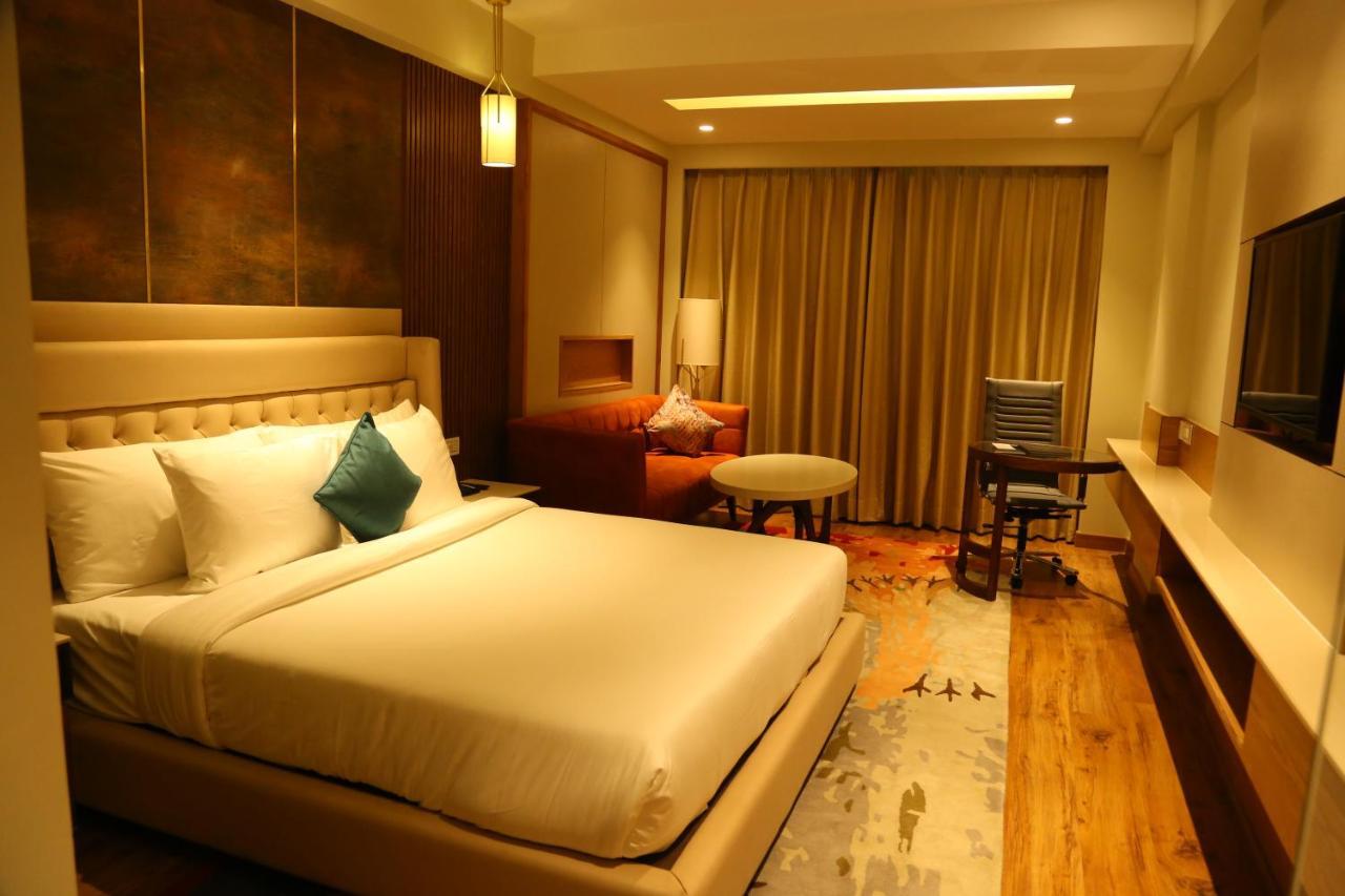Dreamz Inn & Suites Zirakpur Екстериор снимка