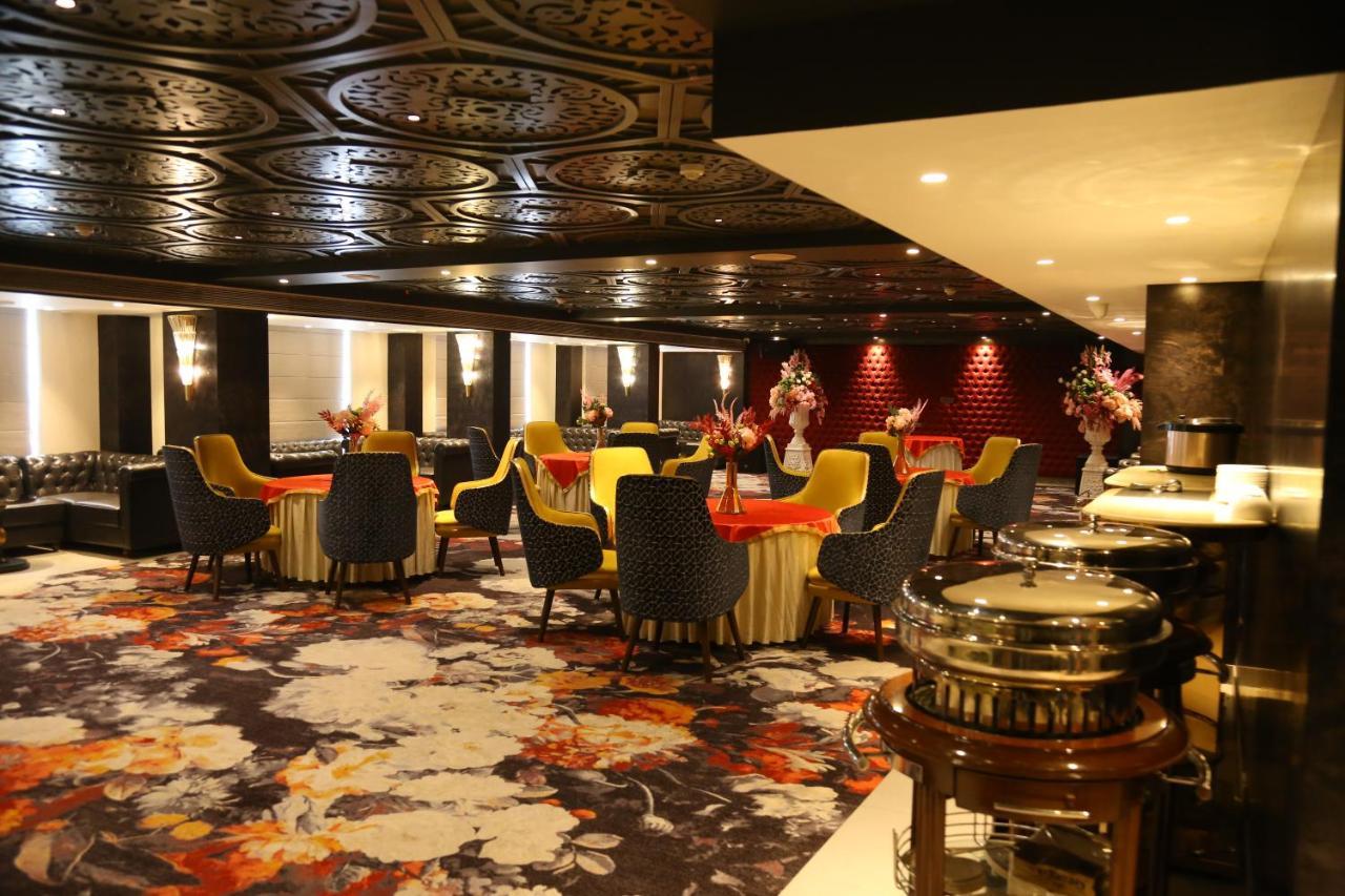 Dreamz Inn & Suites Zirakpur Екстериор снимка