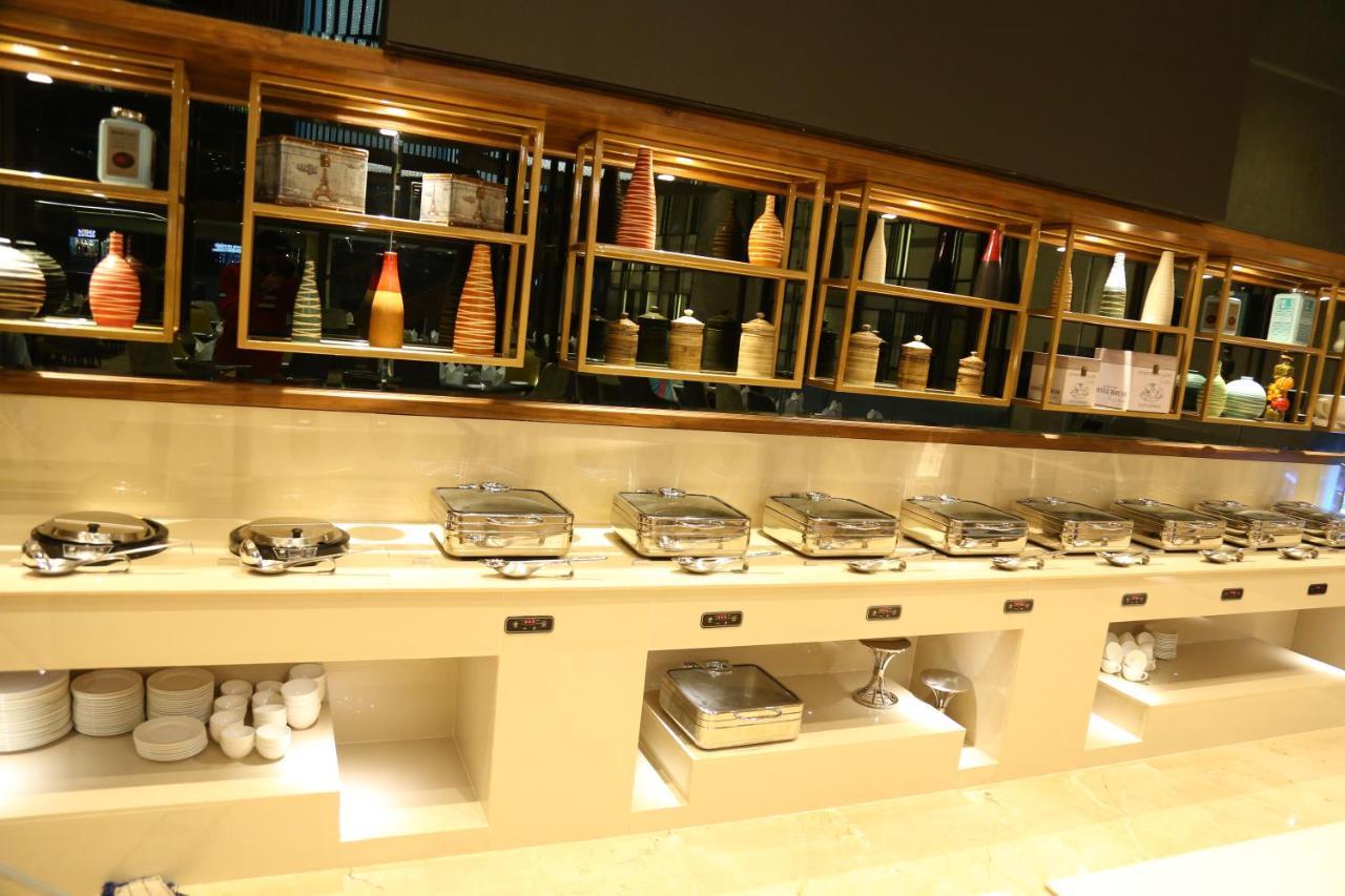 Dreamz Inn & Suites Zirakpur Екстериор снимка
