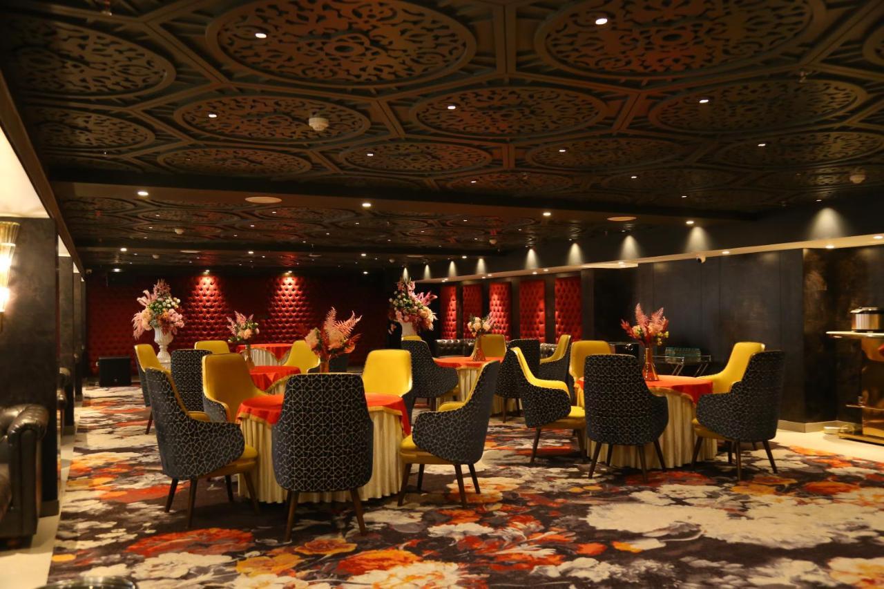 Dreamz Inn & Suites Zirakpur Екстериор снимка